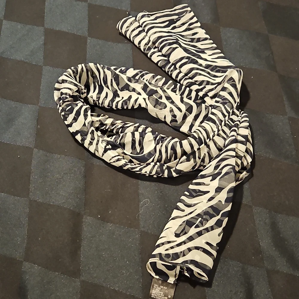 Zebra Print Oblong Scarf - Picture 5 of 5